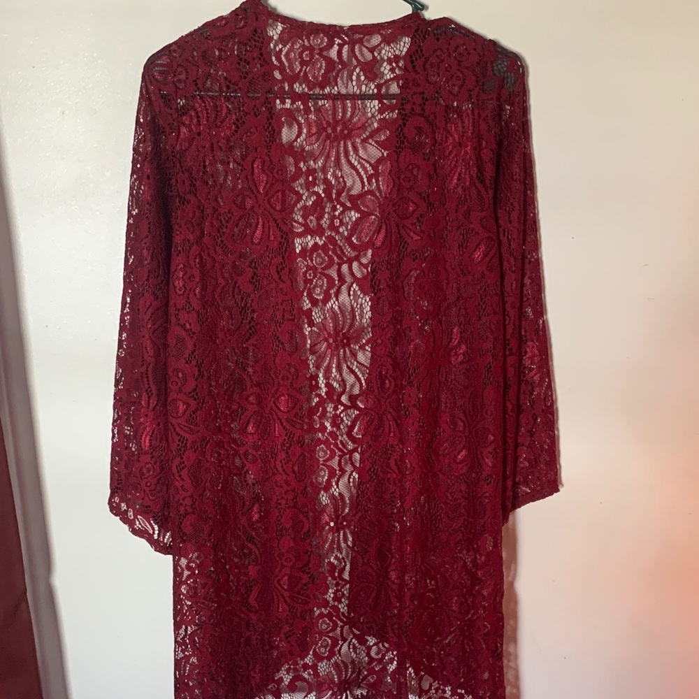 Elegant Lace Kimono in Rich Burgundy - Picture 5 of 5